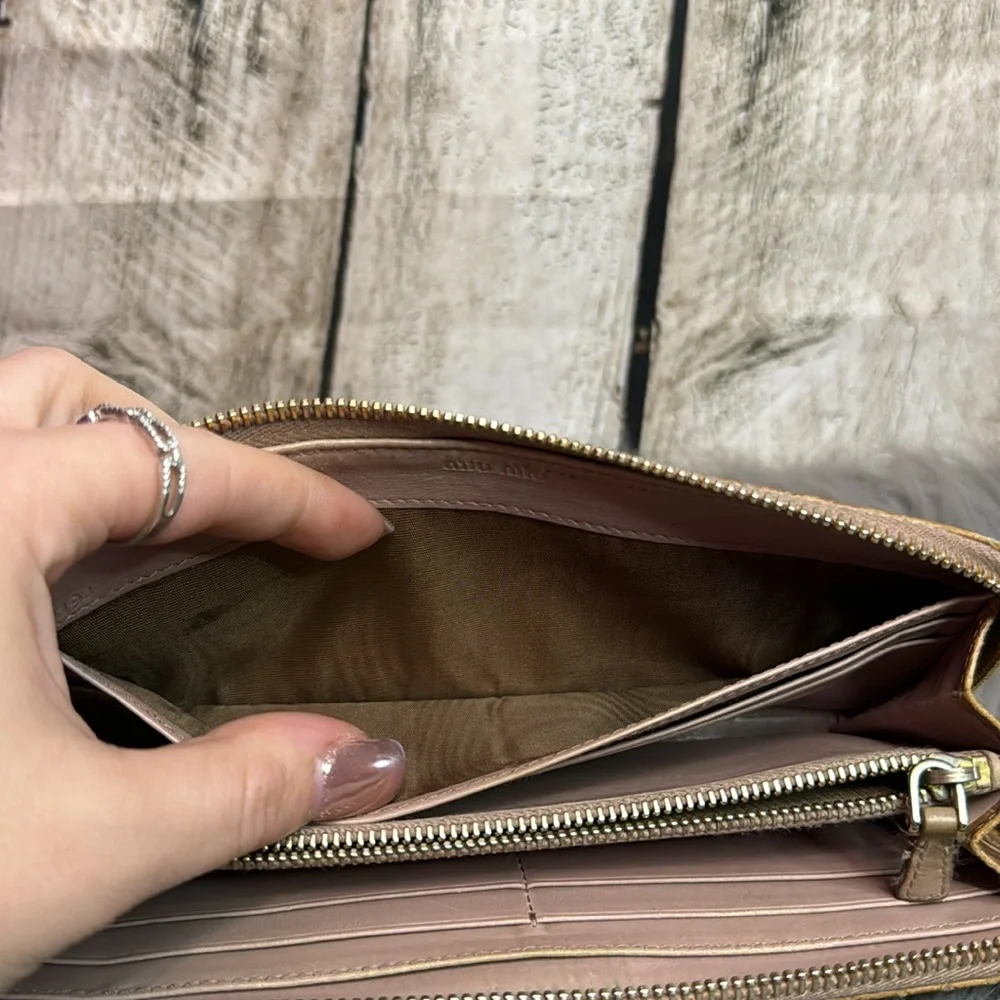 MIU MIU - 3/4 Zip Wallet - Picture 12 of 12